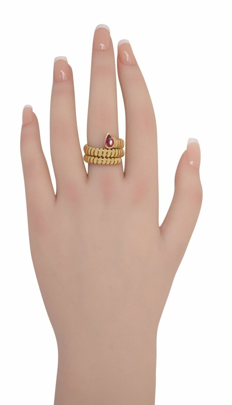 Bvlgari Serpenti Tubogas 18k Yellow Gold 
Ruby Snake Ring