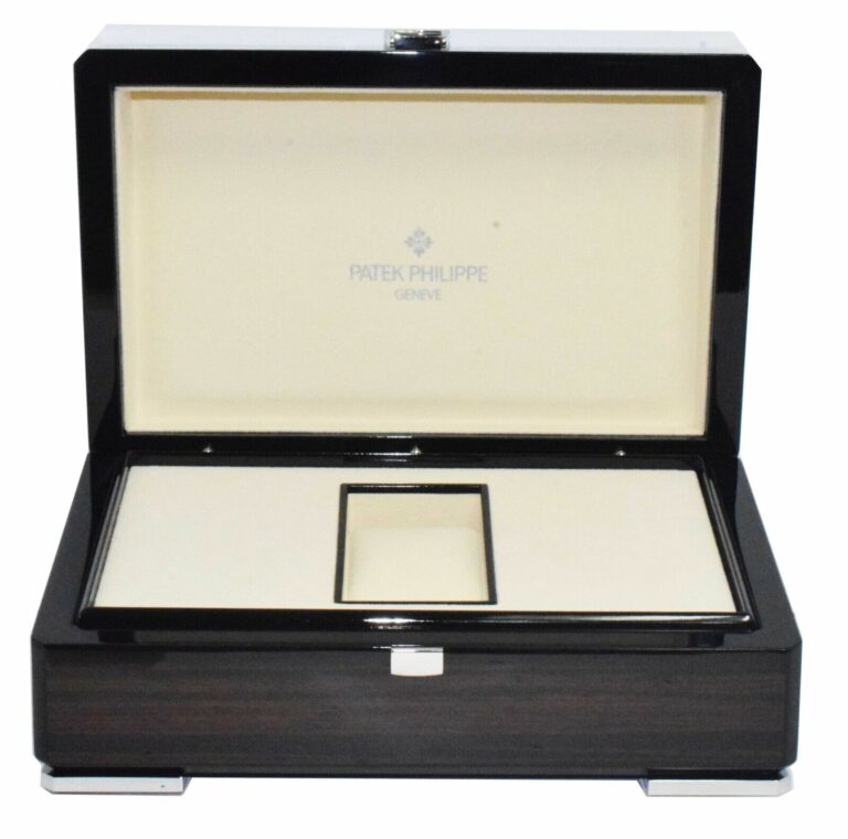 Patek 5712 Philippe Nautilus Complication 18k RG Watch Box/Archive Papers 5712R