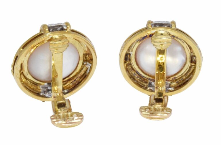 0.32 Carat Diamond 
Mabe Pearl 
18k Yellow Gold Earrings