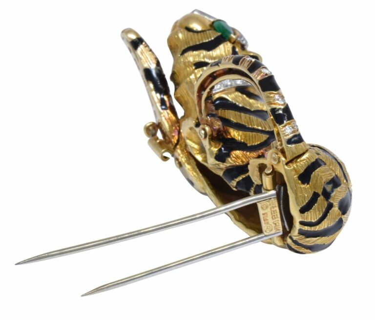 David Webb Tiger 18k Yellow Gold Black Enamel Diamond 
Green Emerald Brooch