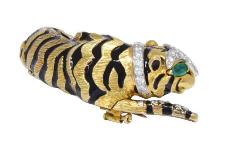 David Webb Tiger 18k Yellow Gold Black Enamel Diamond 
Green Emerald Brooch