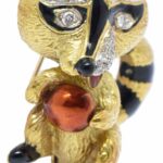 Brooch 18K Yellow Gold Diamond 
Enamel Racoon