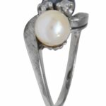 Diamond And Pearl 14K White Gold Ring Size 5.25