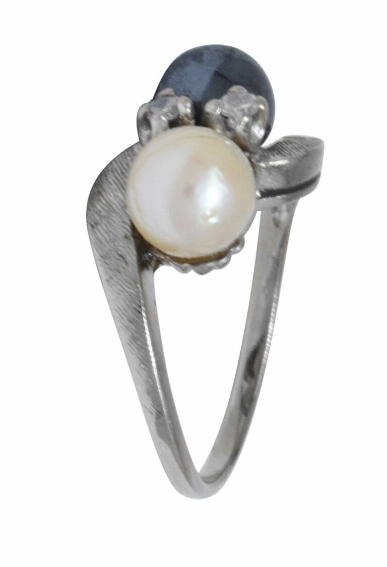 Diamond And Pearl 14K White Gold Ring Size 5.25