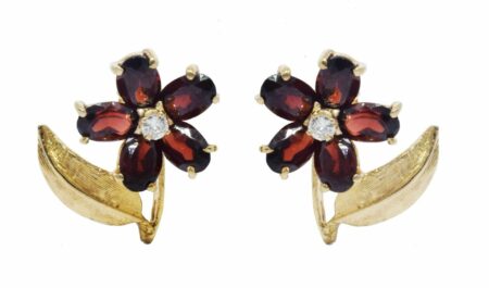 Flower Earrings in 14k Yellow Gold Diamond 
Garnet