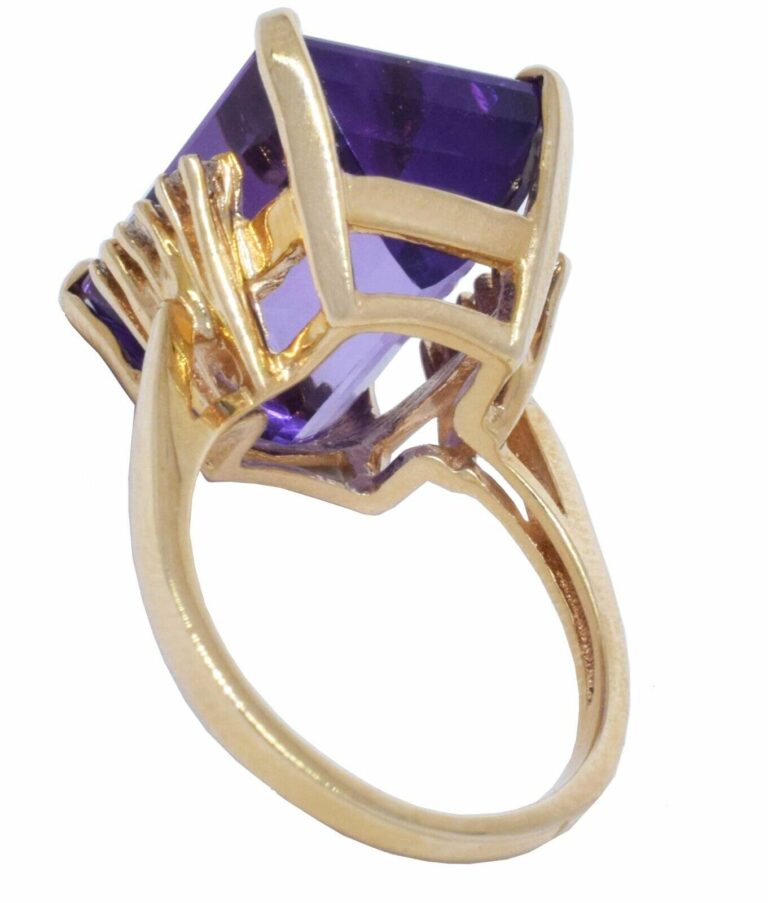 Ladies 14K Yellow Gold Diamond 
Amethyst Ring 6.25