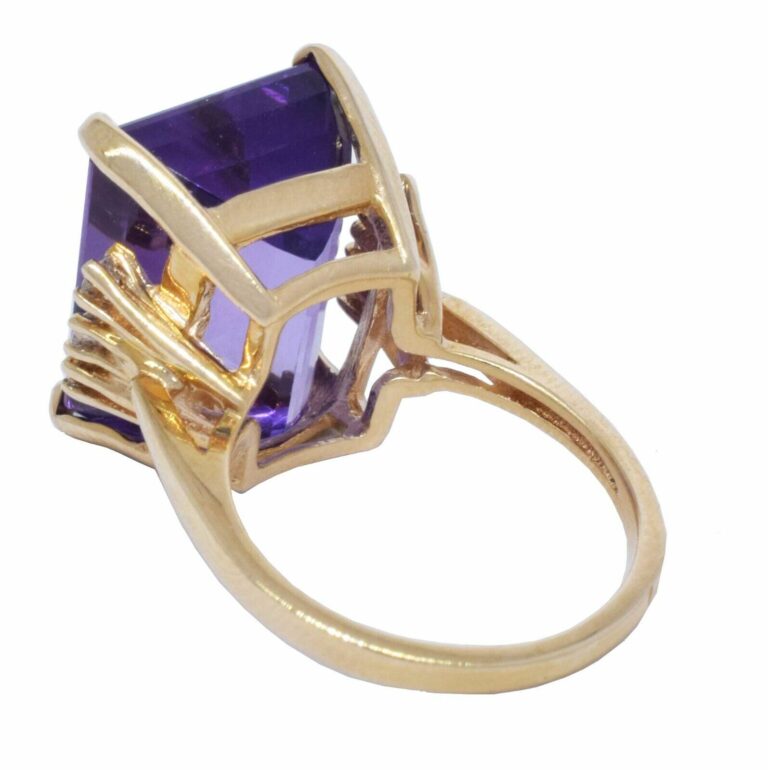 Ladies 14K Yellow Gold Diamond 
Amethyst Ring 6.25