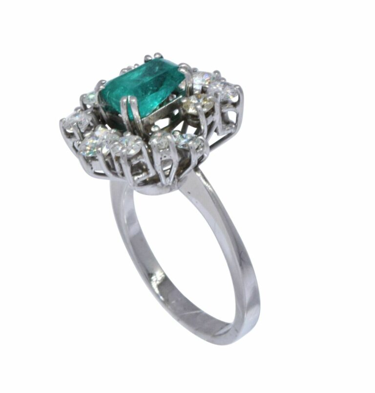 Ladies Diamond 
Emerald Ring 18k White Gold Size 6.5