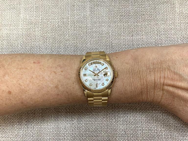 Rolex Day-Date President 18k Yellow Gold MOP Diamond Dial 36mm Watch 118238